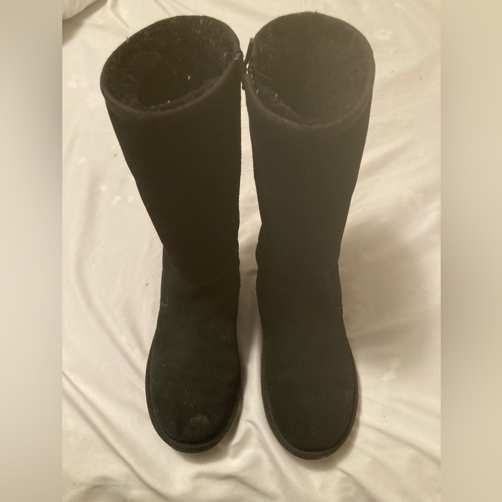 Tall zip up UGG boots black EUC sz 8